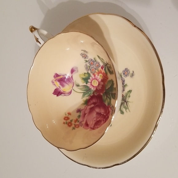 Vintage Paragon Bone China Teacup & Saucer Set Double Warrant / Peach, floral - Picture 10 of 17